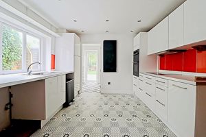 Kitchen- click for photo gallery